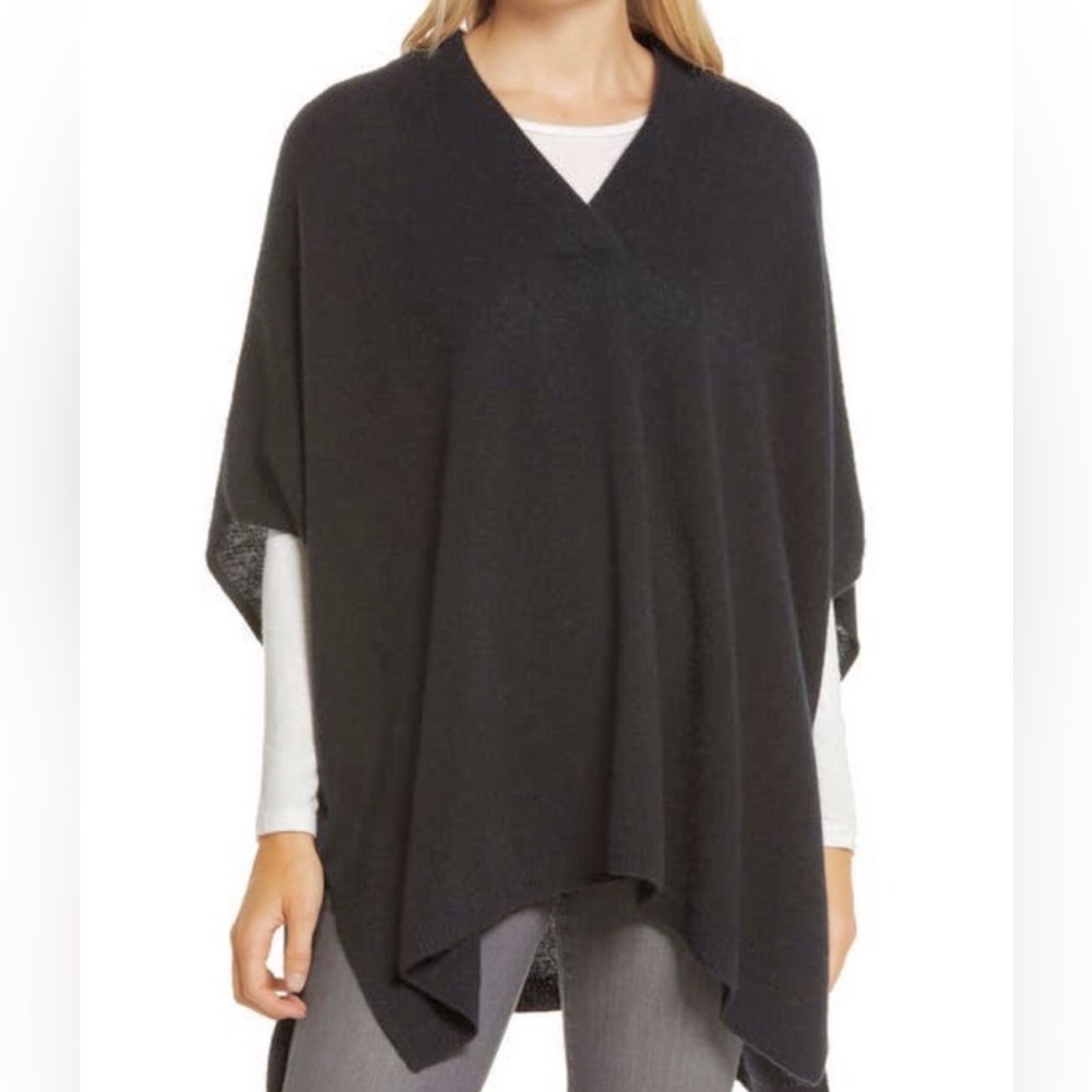 Halogen 100% Cashmere V neck black poncho , one size fits all from Nords…